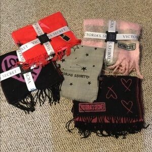 🆕Victoria Secret Scarfs Price is for 1 each.